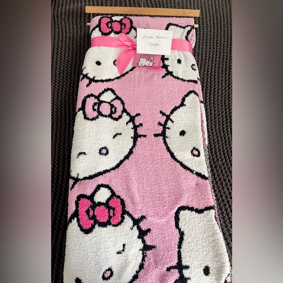 Hello Kitty Other - ‼️ ONE LEFT ‼️ NEW RELEASE Hello Kitty Super Soft Throw
